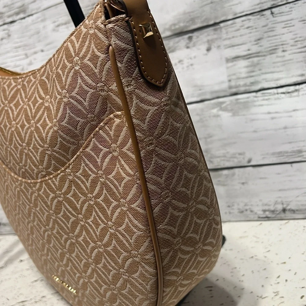 MICHAEL KORS LARGE HALF MOON SHOULDER BAG HOBO